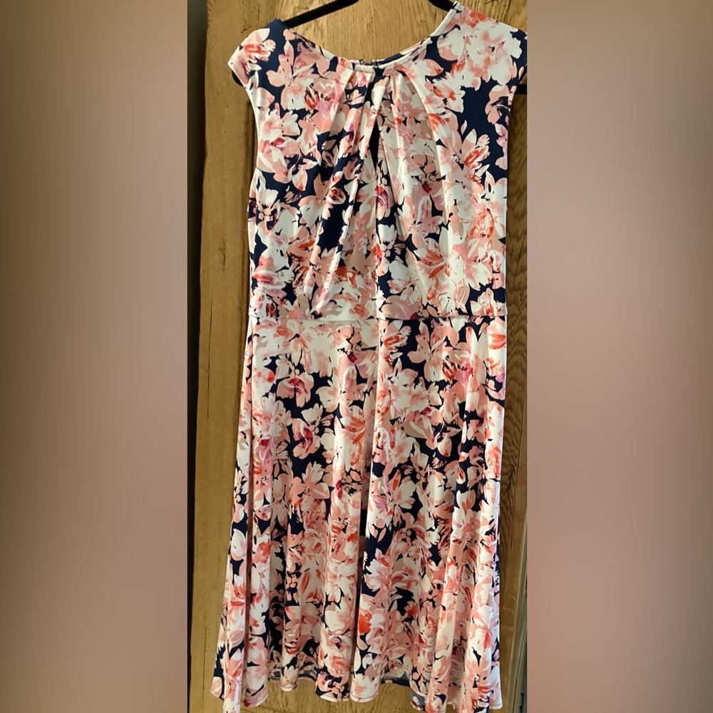 Liz Claiborne Floral Dress Perfect for Easter and spring occasions.